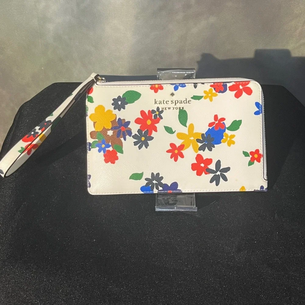 Kate‎ Spade New York Floral Saffiano Leather L-Zip Wristlet Pouch White